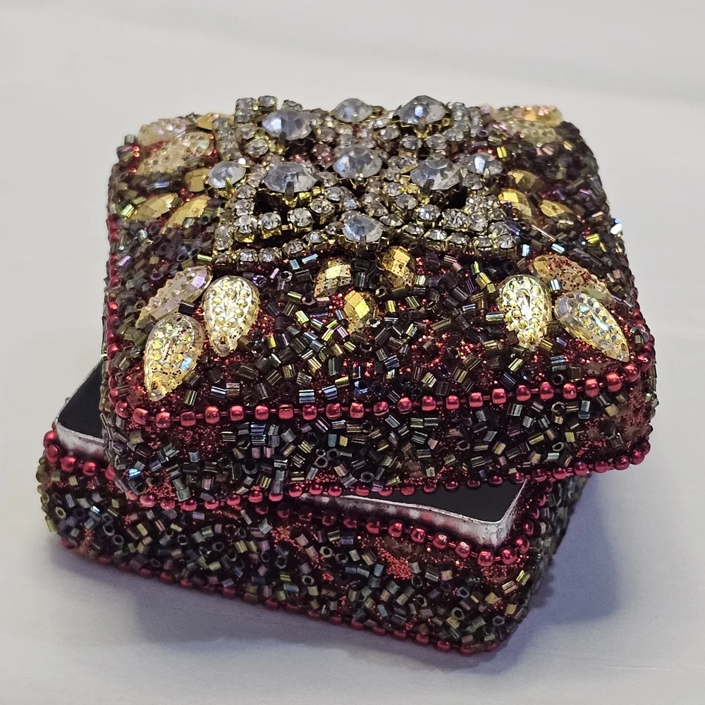 Boho RED Beaded Metal Trinket Box Small Vintage L👀K Bombay Pier One ?